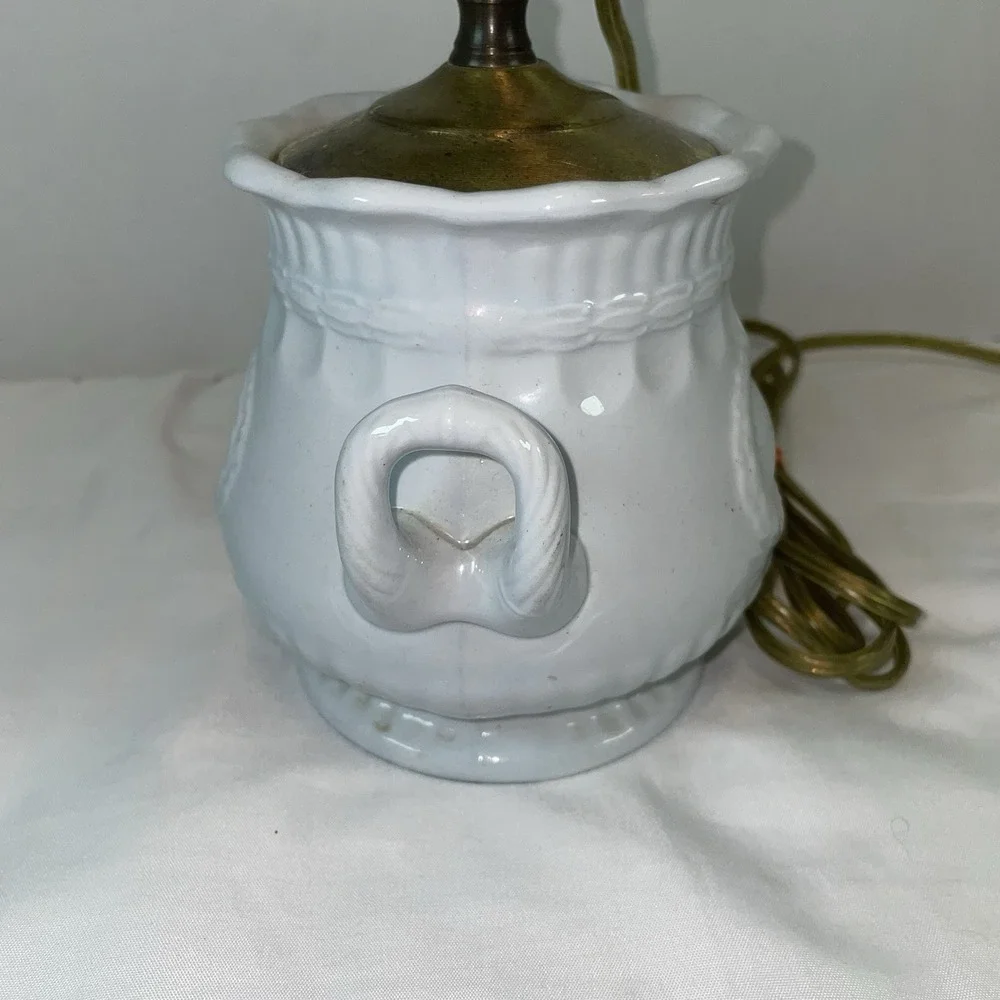 Vintage White Ceramic Urn Table Lamp Neoclassical Laurel Wreath Double Handle
